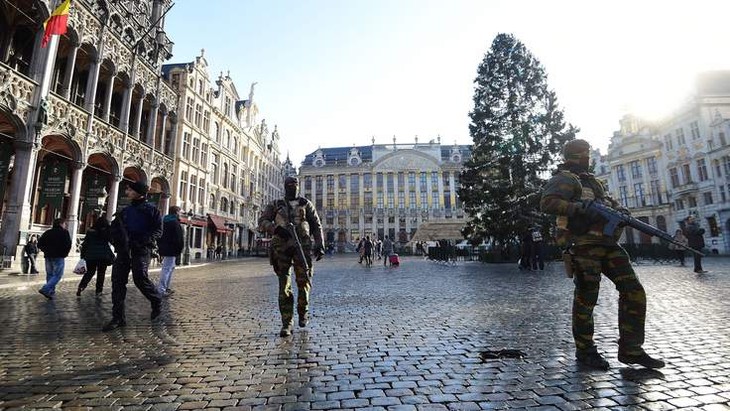 European countries tighten security ahead of New Year Celebrations - ảnh 1